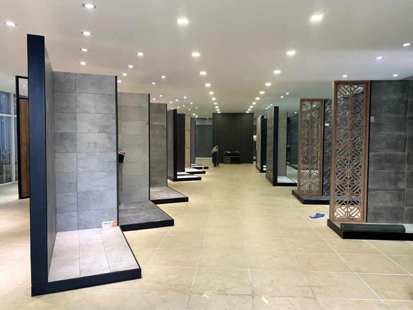 thi công trọn gói showroom Kingres do phú an thực hiện